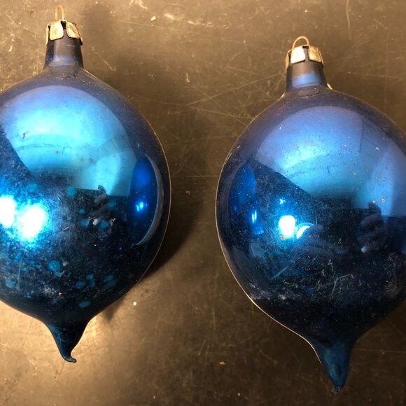 Set of 2 Vintage Hand Blown Glass Indent Christmas Ornaments made in Poland - Picture 3 of 7